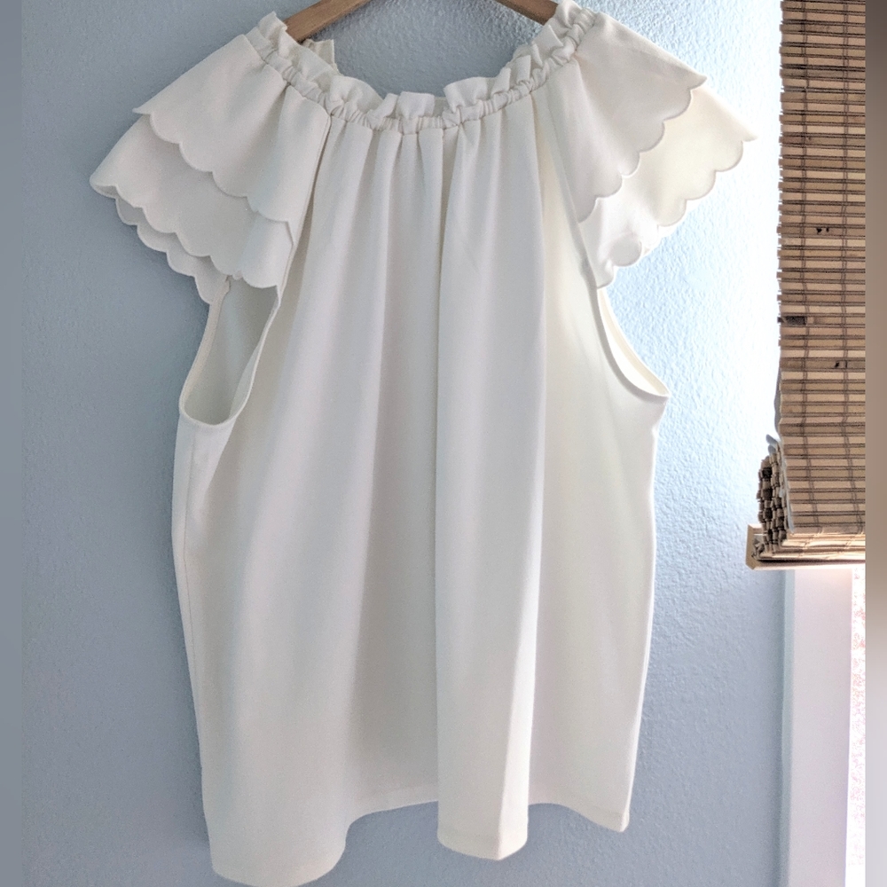 Ann Taylor NWT Scalloped Crepe Shell, XL, Cream